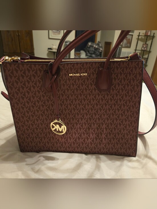 Michael Kors Handbags - Michael Kors Purse